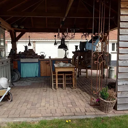 Bed & Breakfast Pipowagen Biej Oma Neeske Netersel