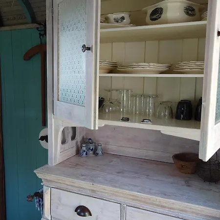 Bed & Breakfast Pipowagen Biej Oma Neeske Netersel