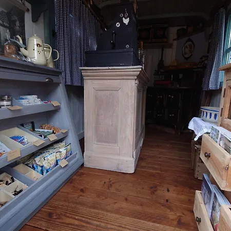 Pipowagen Biej Oma Neeske Bed & Breakfast