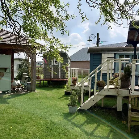 Pipowagen Biej Oma Neeske Bed & Breakfast Netersel