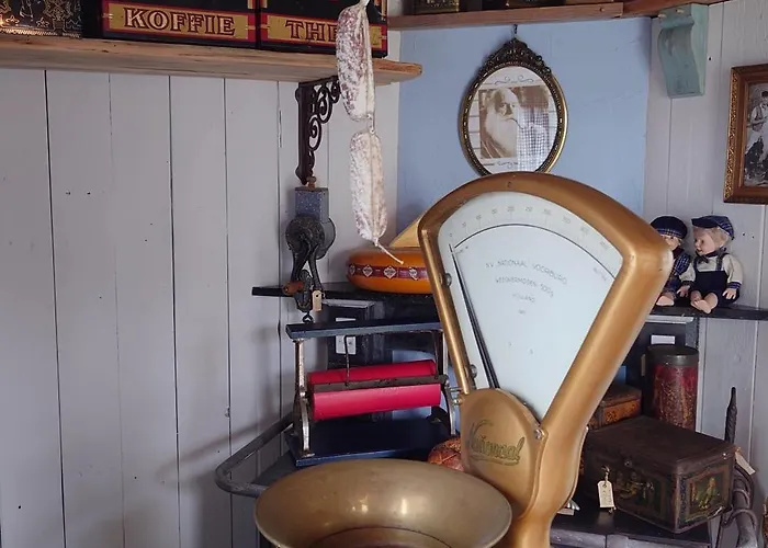 فندق مبيت وإفطار Pipowagen Biej Oma Neeske *