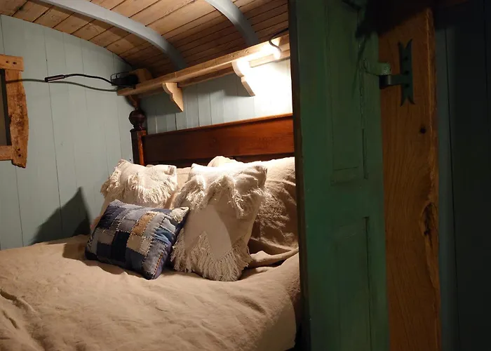 فندق مبيت وإفطار Pipowagen Biej Oma Neeske Netersel