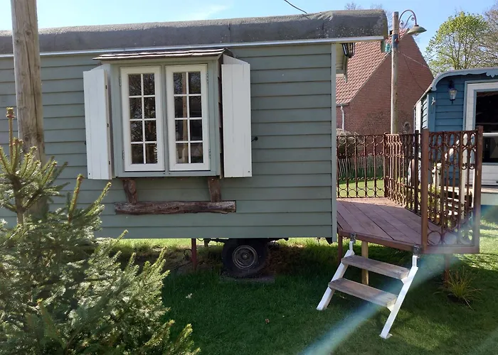 فندق مبيت وإفطار Pipowagen Biej Oma Neeske