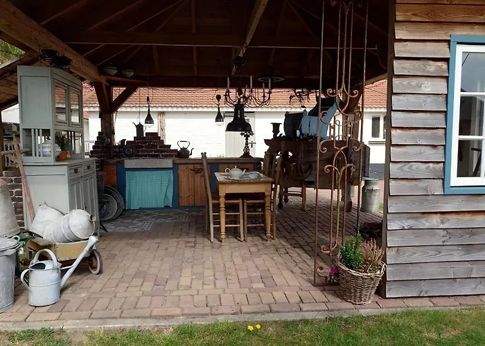 فندق مبيت وإفطار Pipowagen Biej Oma Neeske Netersel