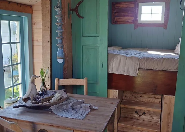 فندق مبيت وإفطار Pipowagen Biej Oma Neeske Netersel