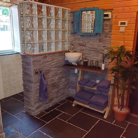 Bed & Breakfast Pipowagen Biej Oma Neeske Netersel