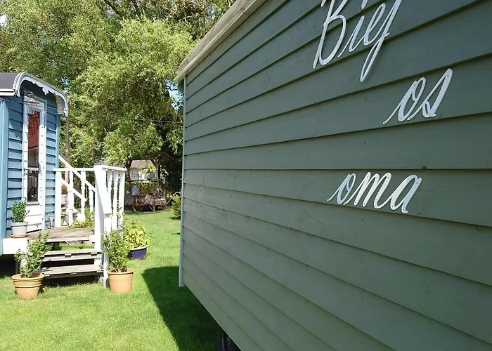 Pipowagen Biej Oma Neeske לינה וארוחת בוקר Netersel